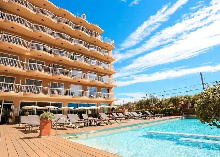 Guía Esencial de Hoteles en Calella de Mar: Alojamiento y Confort a un Paso de la Playa