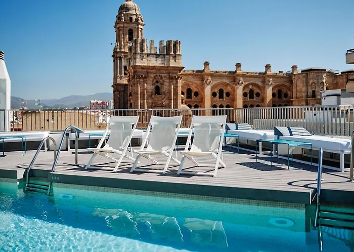Encuentra los hoteles más destacados en Málaga primera línea de playa